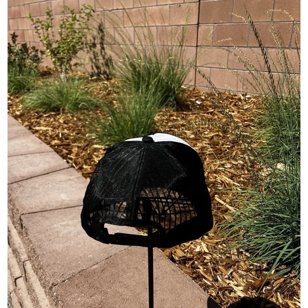 Levi’s Graphic Mesh Trucker Hat Snapback 3 Cartoon Characters Black White